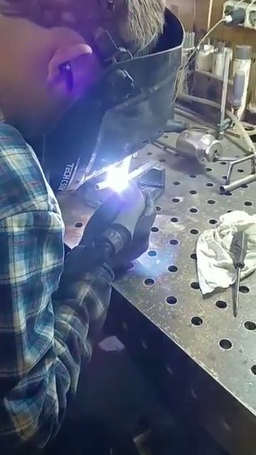 сварка аргоном трубки кондиционера