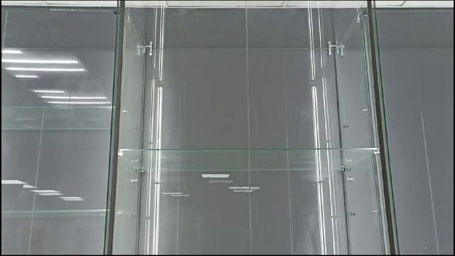 Стеклянные витрины для кубков и наград с подсветкой смотреть онлайн