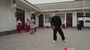 ISHOWSPEED ИЗУЧАЕТ КУНГ-ФУ В КИТАЕ (перевод)