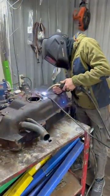 Процесс ремонта топливного бака Днепр #automobile #сварка #? смотреть онлайн