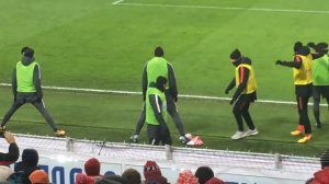 Дзюба наступил на шарф Спартака   27 11 2017