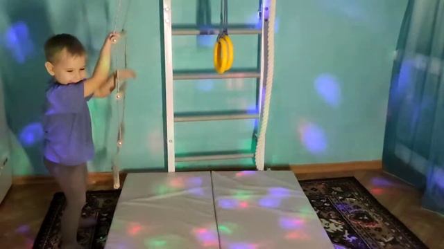 Занятие спортом на домашних тренажёрах. смотреть онлайн