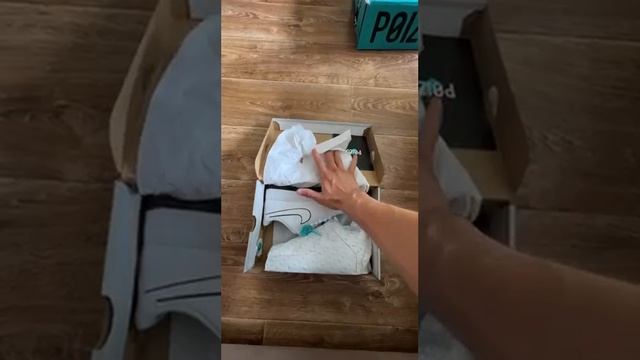 Распаковка кроссовок с Poizon смотреть онлайн