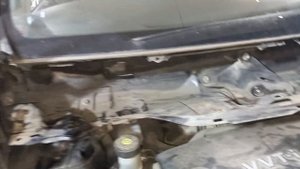 Процесс работы  снятие стоек передних амортизатора