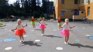 Танец со скакалкой