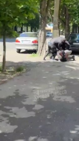 Кадры из Одессы. 

Мясники ТЦК начинают работать "по гражданке".