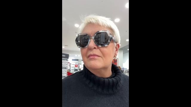 Выбираем солнечные очки #lifestylevlog #fashion #karllagerfeld #пример? смотреть онлайн