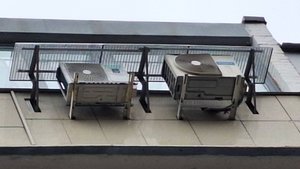 Решетки над кондиционерами