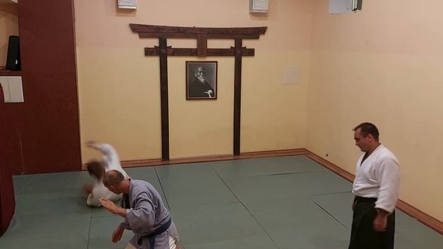 Изучение техник айкидо в сувари ваза