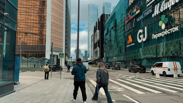 ✨Москва будущего в 2025! Потрясающий тур по небоскрёбам бизнес-центра «Москва-Сити» в 4K! 🏙️🚶🏻♀️