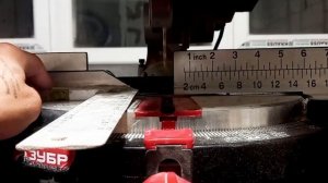 Обзор комбинированной торцовочной пилы 《ЗУБР》Такой,