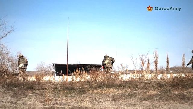 Солдаты саперного полка Гвардейского гарнизона на пр? смотреть онлайн