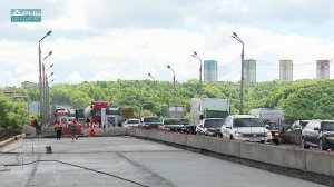 Юрий Шалабаев проверил ход ремонта на путепроводе у Мызинского моста