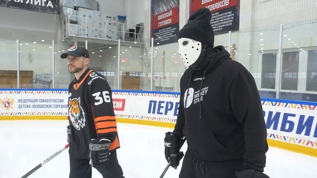 Яков Рылов. Обучение игре в хоккей / ХК Амур смотреть онлайн