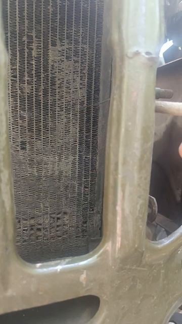 ПРОЧИСТКА РАДИАТОРА С НАРУЖИ В ПОЛЕВЫХ УСЛОВИЯХ! смотреть онлайн