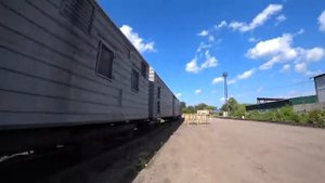 Поезд Жилой дизельный вагон рефрижератор изнутри  Раб