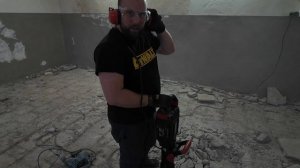 Отбойник Elitech DH 1655E на объекте