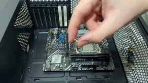 Установка стоек материнской платы в корпус