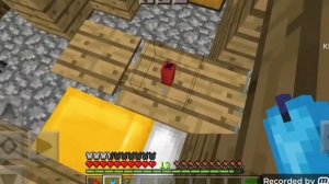 КО МНЕ ПРИШЁЛ ЖИТЕЛЬ КОМПОТ И ПОДАРИЛ МНЕ ЭТОТ СУНДУК ?