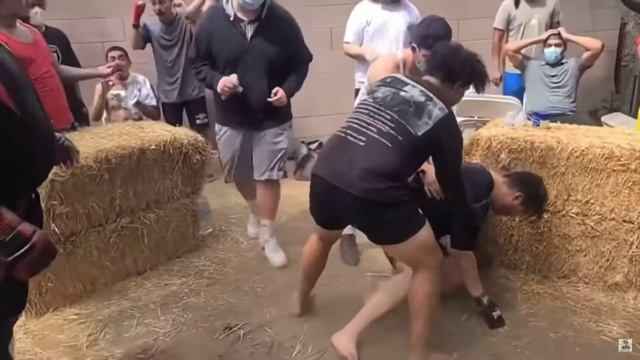 КУНГ ФУ ТОЛСТЯК РОНЯЕТ смотреть онлайн