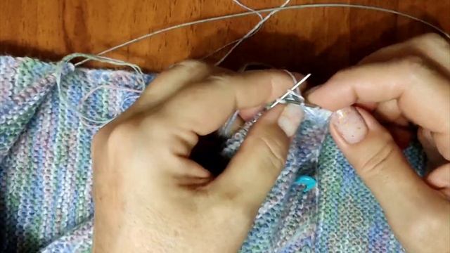 Утепляемся: новый шейный платок из пуха норки, спицами