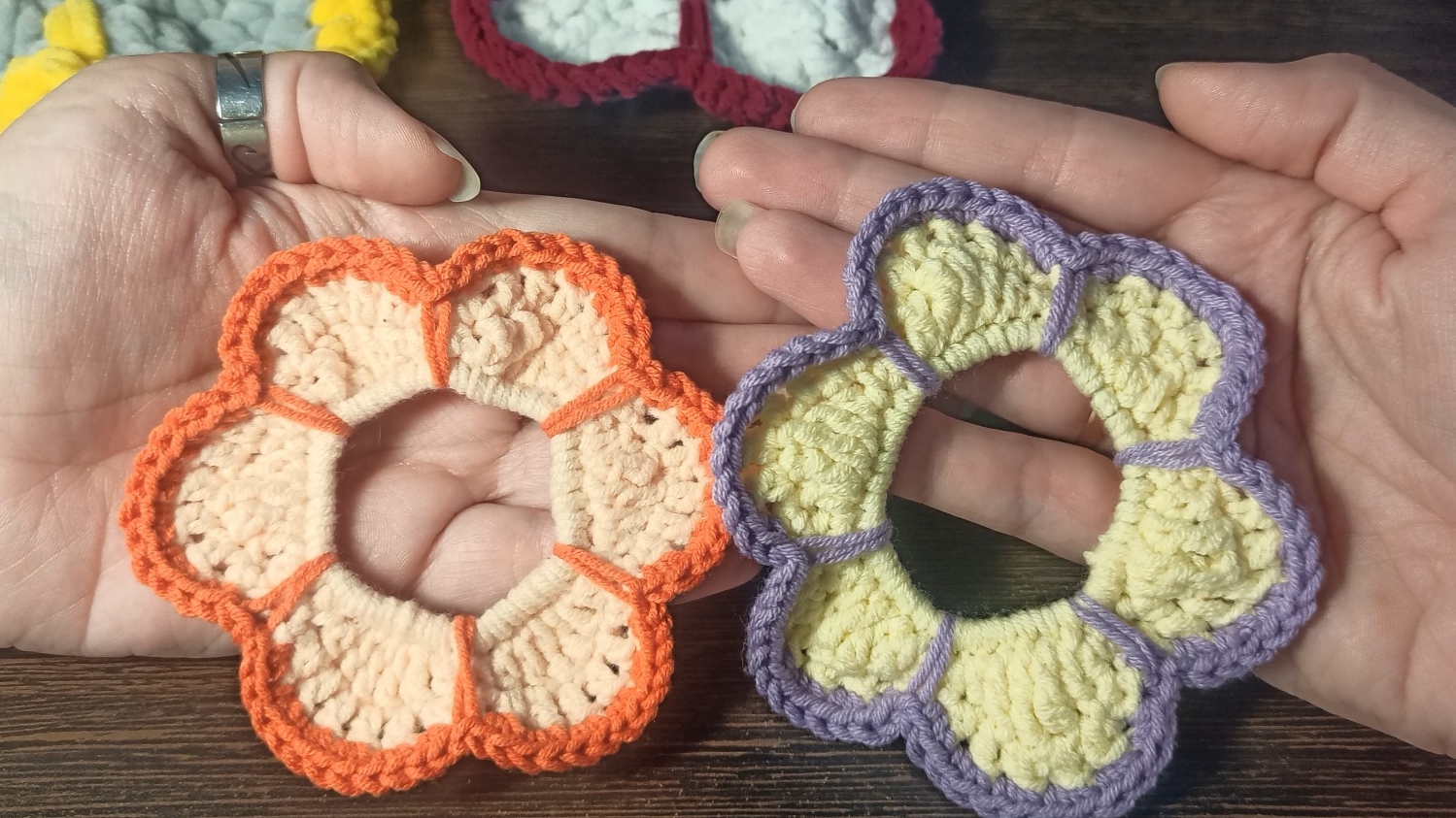 Трендовая резинка для волос крючком. мастер-класс по вязанию смотреть онлайн