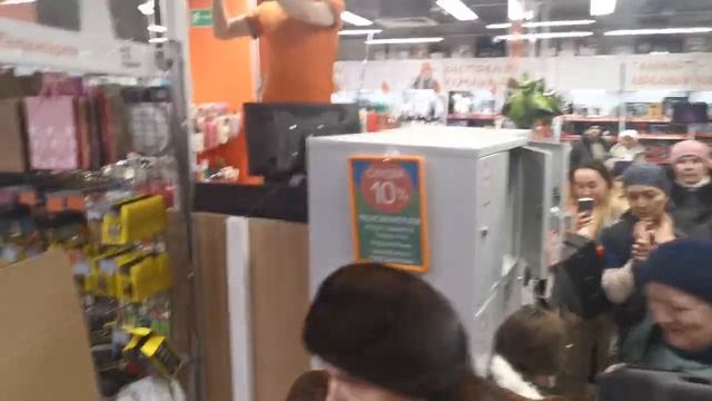 распродажа ящиков в Галамарт. Екатеринбург 23 февраля 2 смотреть онлайн