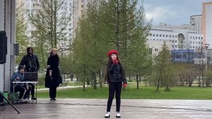 «Весеннее танго», слова Л. Ивановой, музыка В. Миляева, исп. Мария Кузнецова (9 лет)