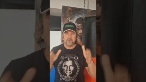 О боксёрском поединке, между "мужчиной" и женщиной на О