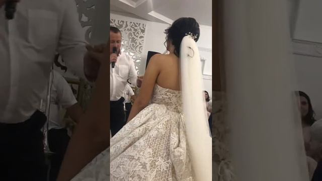 Гена Белое Платье смотреть онлайн