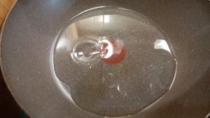 Свинина на луковой подушке:готовим на сковороде