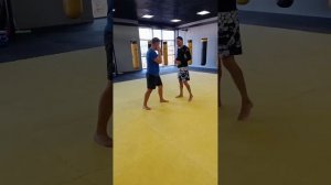 Циркуль в боксе. Техника для начинающих.