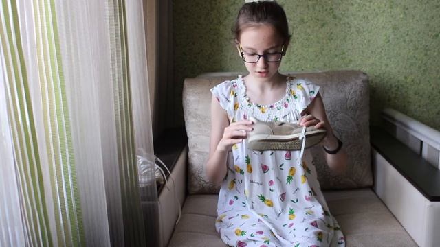 Обзор на кросовки серые GEOX 33 размер смотреть онлайн