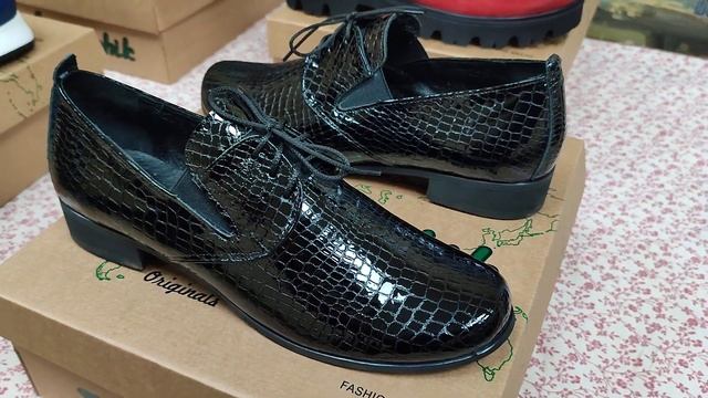 Женские туфли 414243 размера на полнюю ножку из натурал?