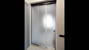 Раздвижная перегородка из матового стекла