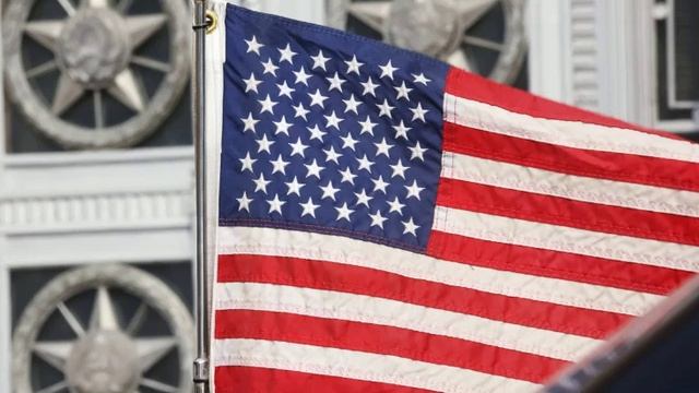 Reuters: торговая политика США вынуждает американцев потреблять меньше.