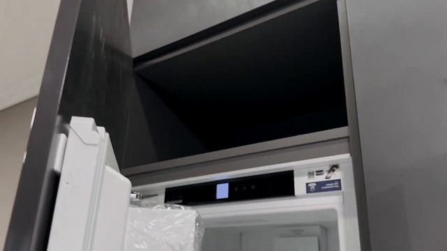 Кухня в чёрном перламутре – авторский проект MaxMalevich в смотреть онлайн