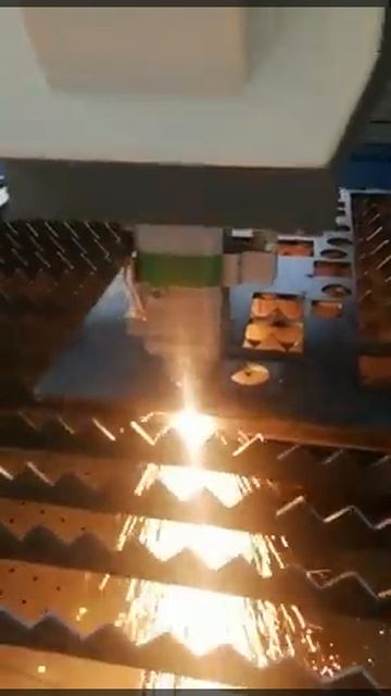 Лазерный станок 1500 ват из Китая смотреть онлайн