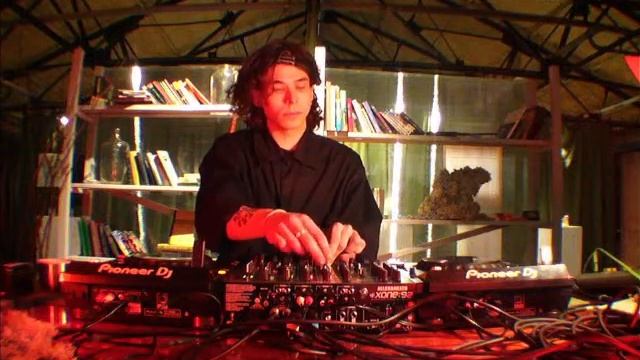 Kivach Radio x ХУДО | Artyom Karelin смотреть онлайн