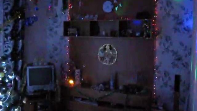 Ёлка вращающаяся смотреть онлайн