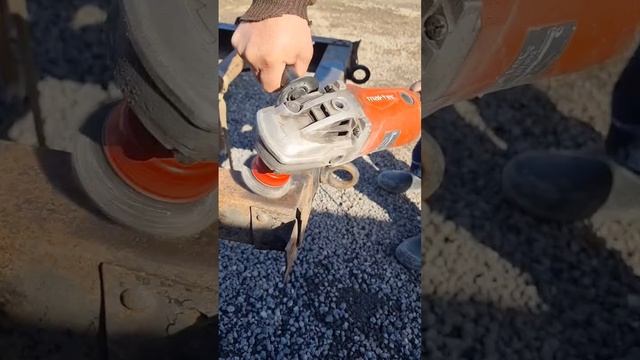 Громко! Пробуем варианты зачистки рамы Газель смотреть онлайн