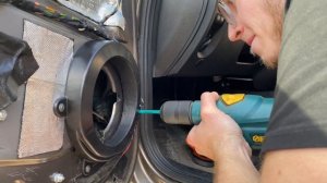 Замена штатной акустики LADA GRANTA FL на DL Audio Barracuda 165