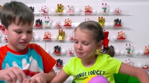 Мистер Макс ЧЕЛЛЕНДЖ Шоколадная ЕДА против Сквиши игрушек