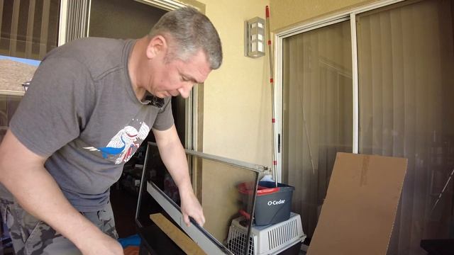 Как легко отремонтитовать ролики раздвижной  двери смотреть онлайн