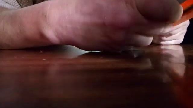 Как я клею оперение на стрелы из скотча. Пока что лучше смотреть онлайн