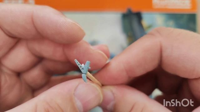 №159 Hellcat F6F3 1/48 сборка. Задняя стойка шасси. смотреть онлайн