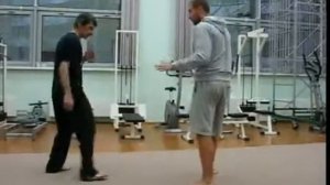 работа ног, уходы сбивы ударов руками