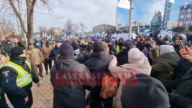 Задержание Балуха под Печерским судом. PavlovskyNEWS смотреть онлайн