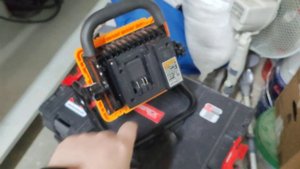 отзыв на аккумуляторный прожектор INGCO CWLI2025