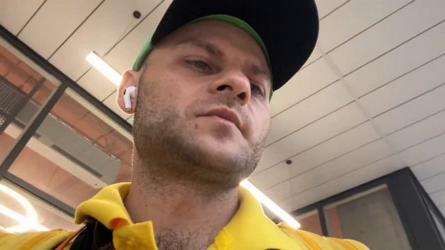 330 РУБЛЕЙ В ЧАС ПЕШИМ КУРЬЕРОМ ЯНДЕКС ЕДА. Работа курье смотреть онлайн